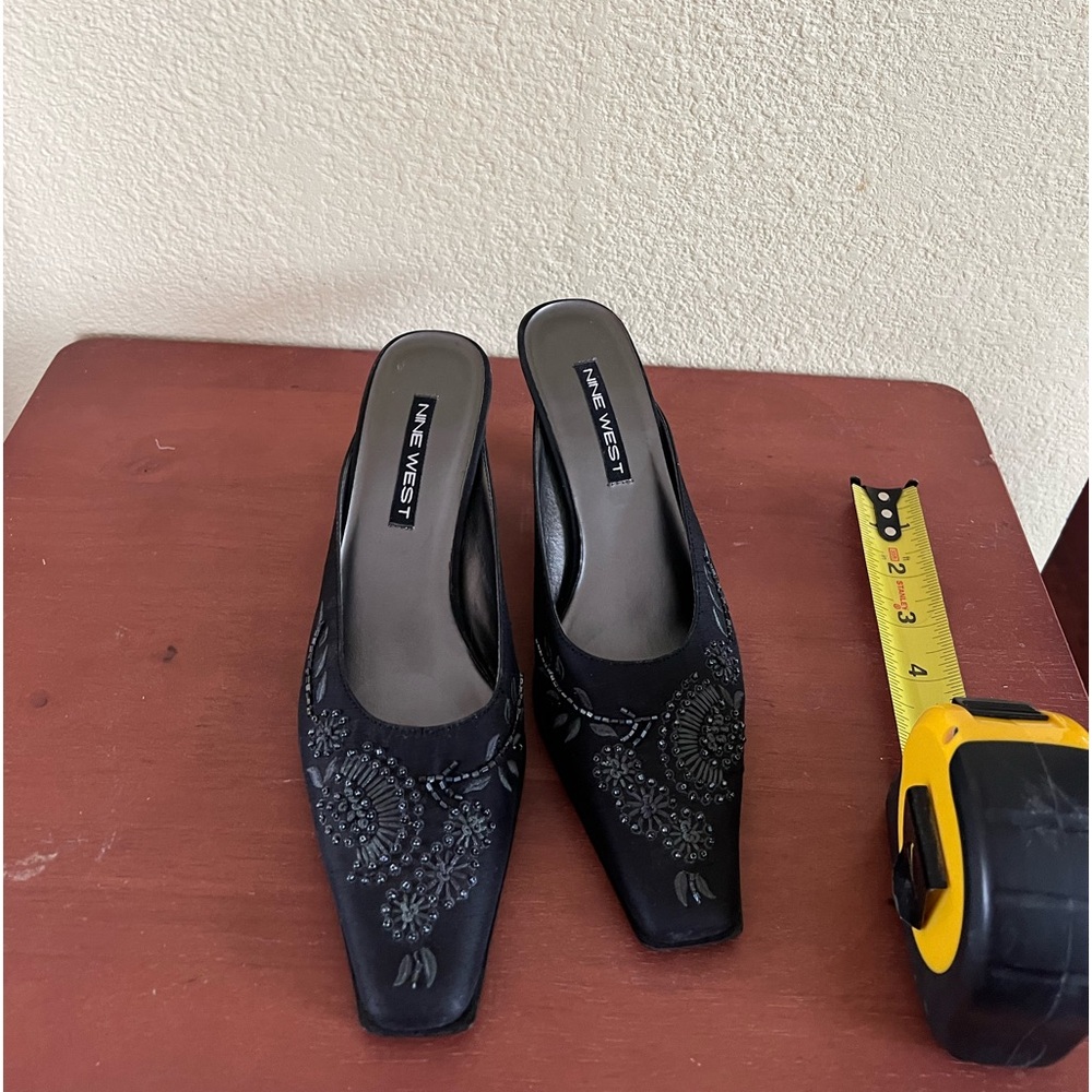 NINE WEST SPECIAL OCCASION SHOES black with embroidery and rhinestone